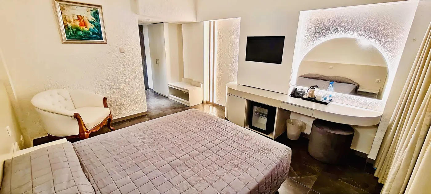 Superior Room, Inland View